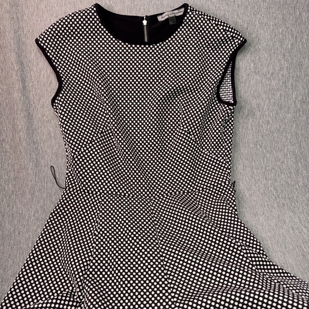 Danny & Nicole Black White Polka Dot Dress Women's Size 6 Cap Sleeve Fit Flare - Picture 1 of 9